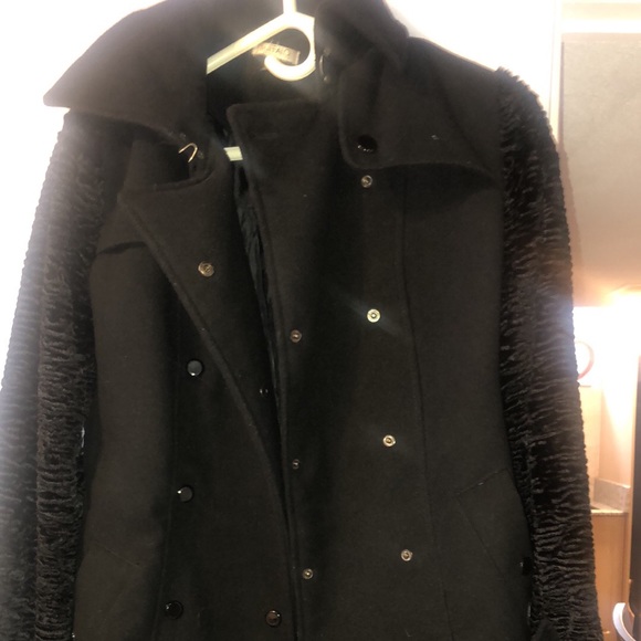 It small for me right now - Picture 2 of 4